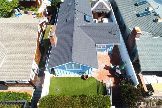 Photo - 1086 Glenneyre St