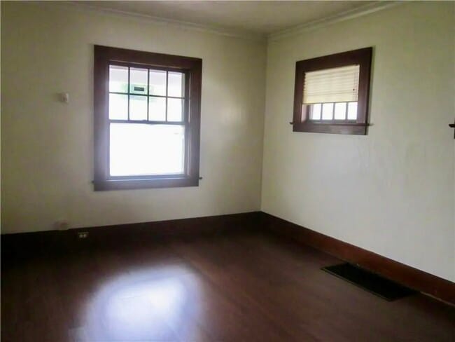 Photo - 192 Congress Ave