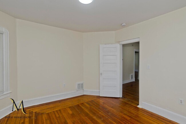 54 Clantoy St Unit 2
