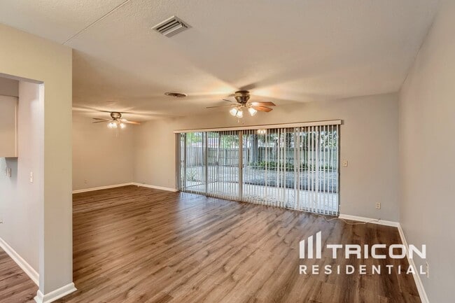 Building Photo - 2027 Dunston Cove Rd Rental