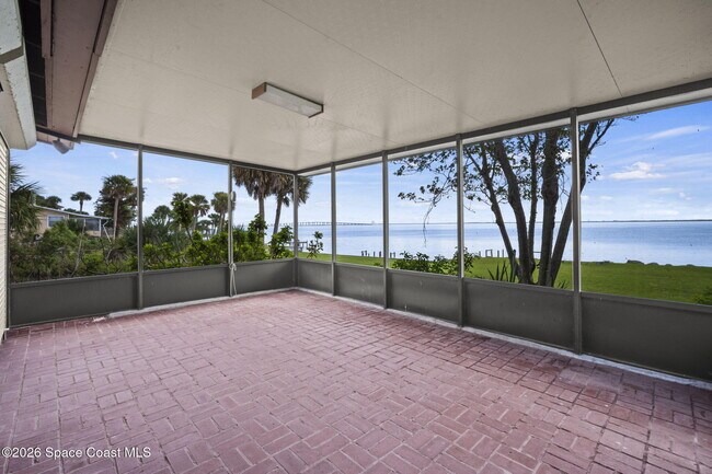 Photo - 6785 Riveredge Dr