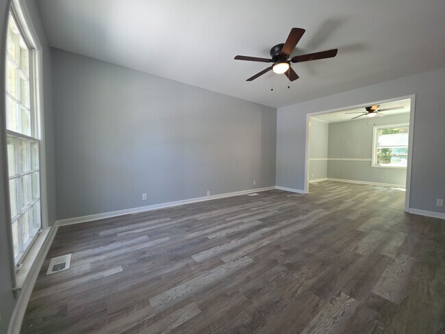Photo - 307 Mockingbird Rd SE