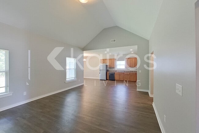 455 White Oak Cir