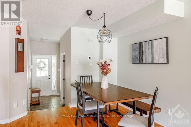 Photo - 13 Upney Dr