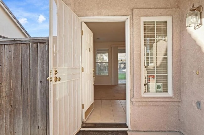 Photo - 1911 Lexington Dr