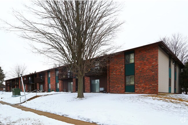 Windbriar Apartments - Windbriar Apartments