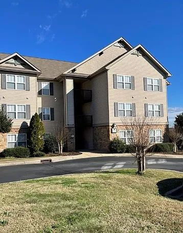 Building Photo - Single Room w/ Private Bathroom in Hart's Cove