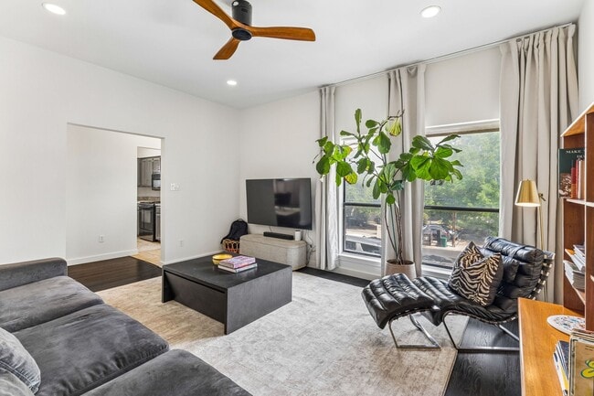 Living Room - 1404 Norwalk Ln Unit 204