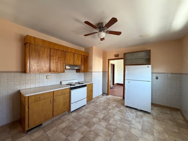 Photo - 1040 Broadway Unit 2