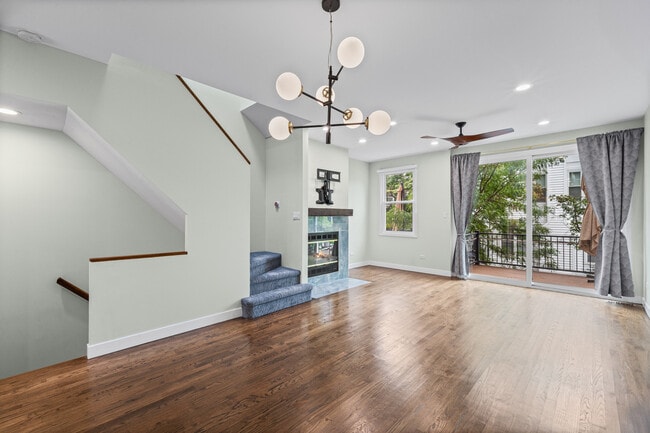 Photo - 1835 W Oakdale Ave