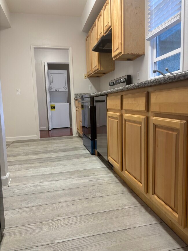 Cocina - 2445 Telegraph Ave Unidad Apt. 203