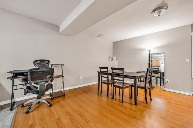 Photo - 18991-1870A 70a Ave