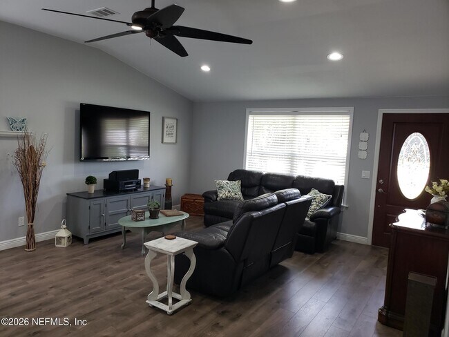 115 Magnolia Dr