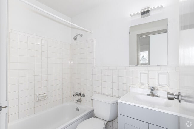 1BR, 1BA - 600SF