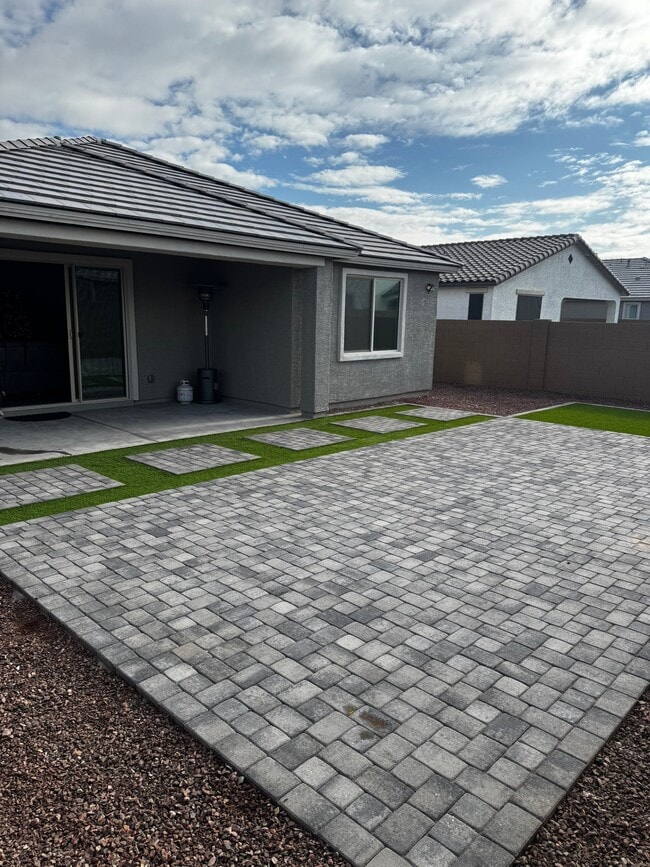 Photo - 814 S 109th Ave