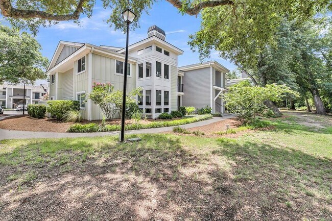 266 Alexandra Dr Unit 11