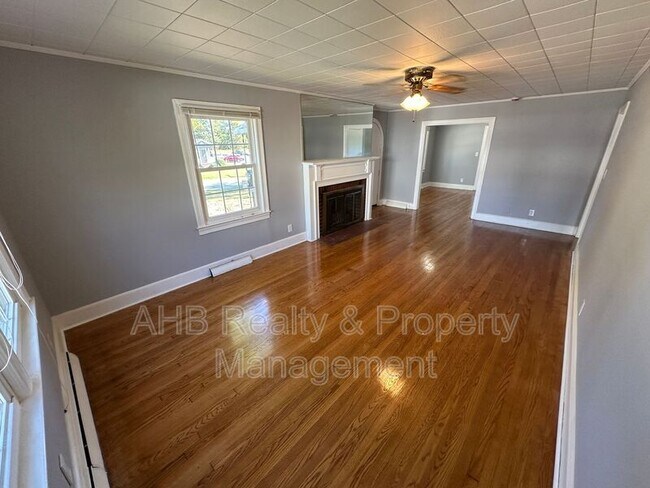 Photo - 528 Baldwin Rd