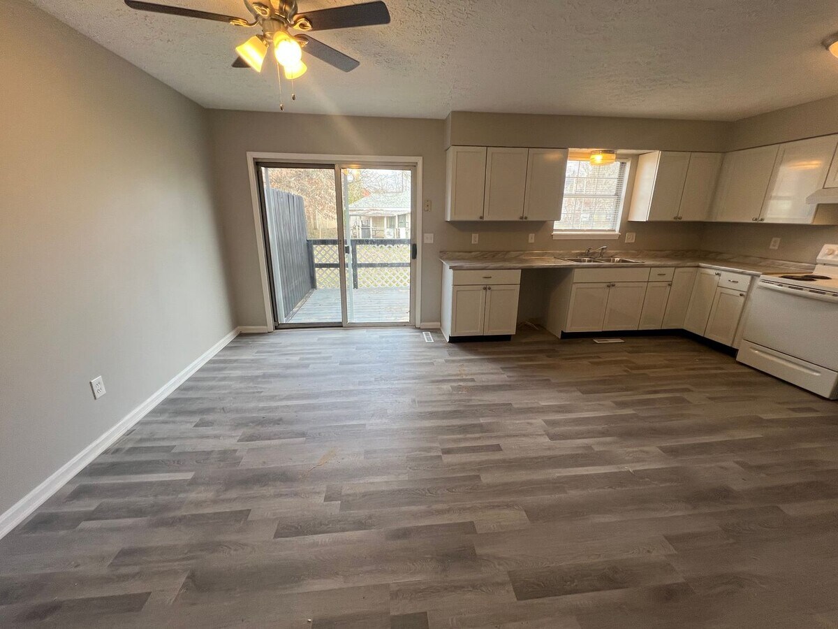 Photo - Newly Renovated 3 bedroom. Lots of extra space!