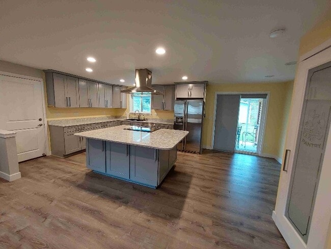 Photo - 13413 137th St NW