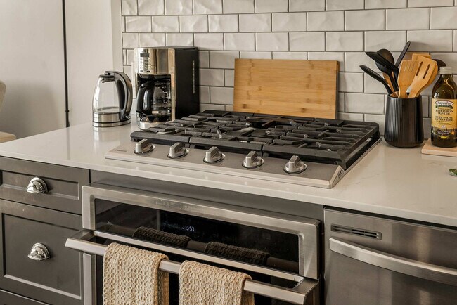 Photo - 327-39A 9a St NW Unit SI FL5-ID1524611P