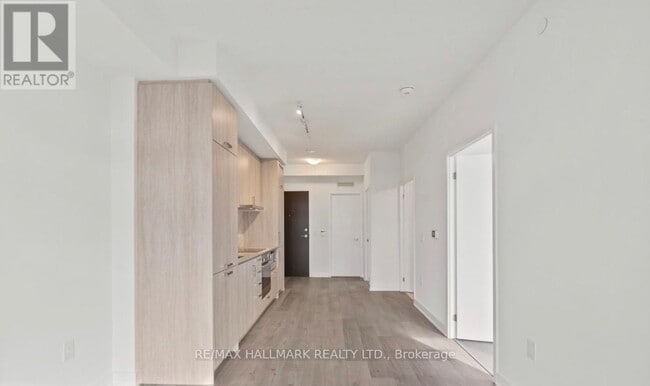 Photo - 60 Honeycrisp Cres Unit 820