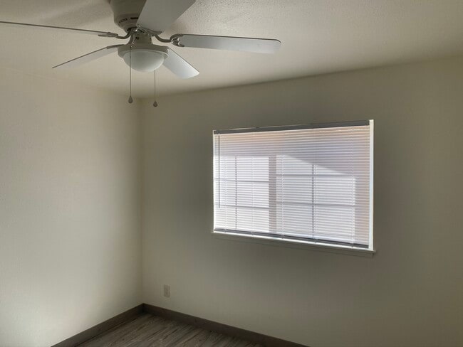 Photo - 1583 Cloverlawn Dr