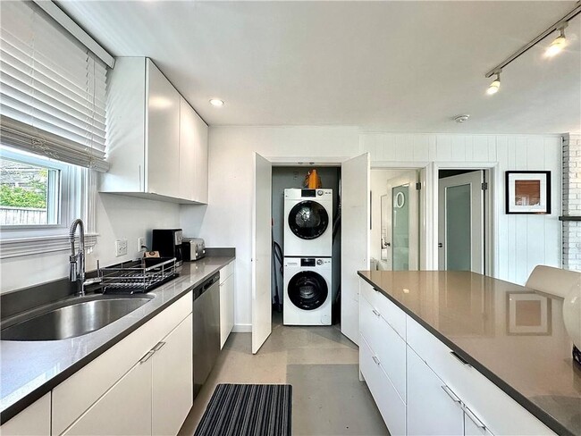 Photo - 101 Briarwood Avenue, B Unit B