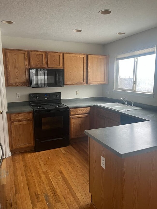 Photo - Gorgeous 4bd Home in  Cul-de-sac!!