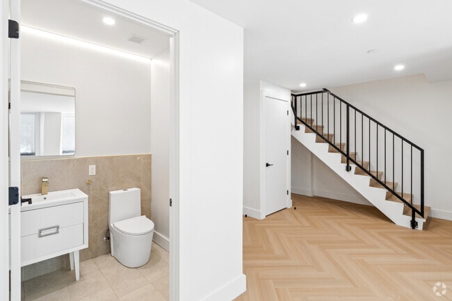1BR, 1BA - 950SF - Bedroom