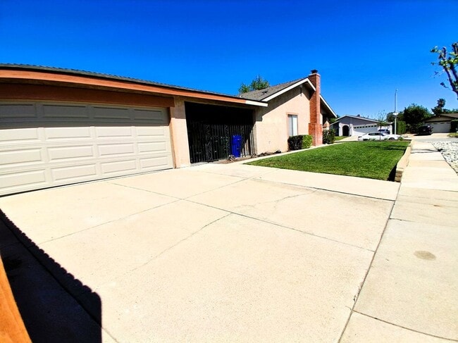 Photo - 1467 Winston Ct