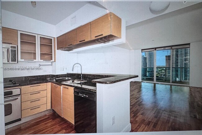 Photo - 31 SE 5th St Unit 2507