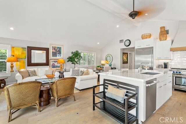 Photo - 409 Poinsettia Ave