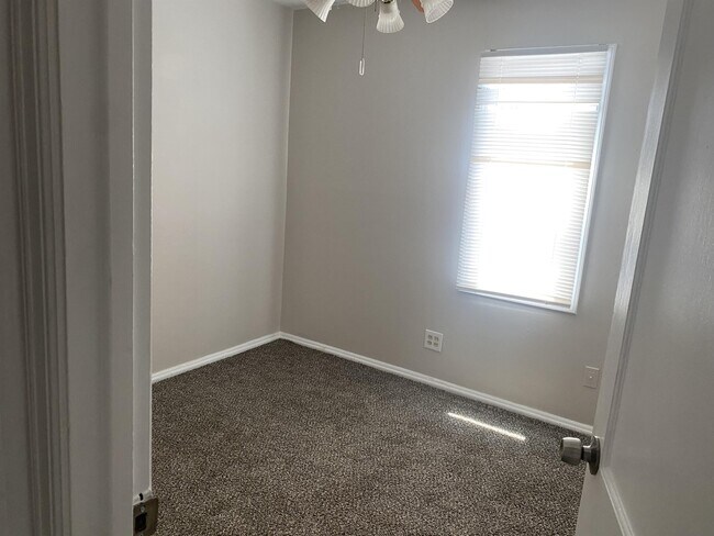 Photo - 2212 SW Morningside Rd