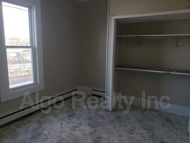 Photo - 1012 7th St E