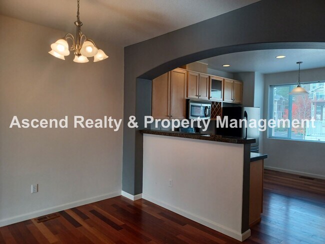 Photo - Sexton Crest Townhome Open Floor Plan 2 Car Tandem Attached Garage Available Mid March