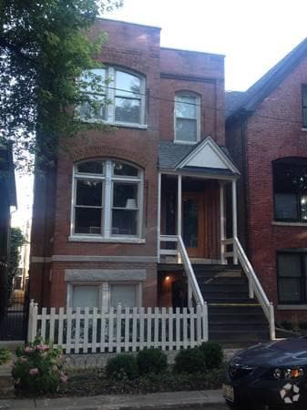 Building Photo - 2127 W Moffat St Rental