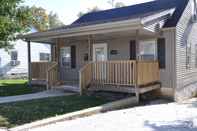 Building Photo - 628 Addison Ave Unit Real Quiet Rental