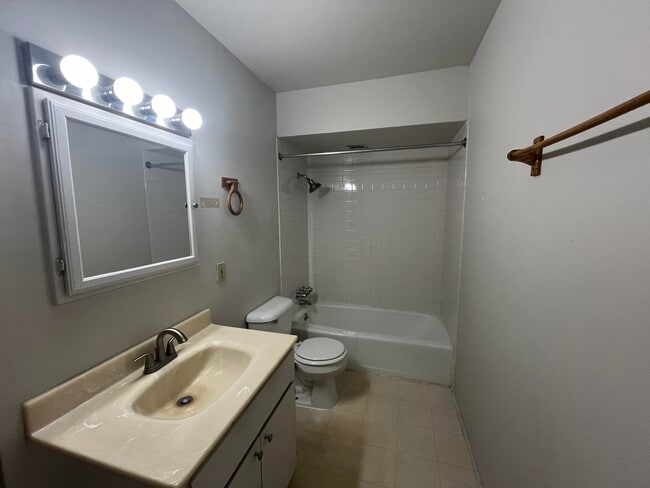 Photo - 3809 S 35th St