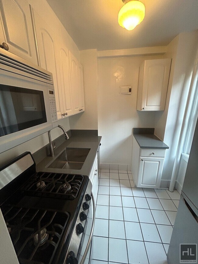 Photo - Christopher Street Unit 4N