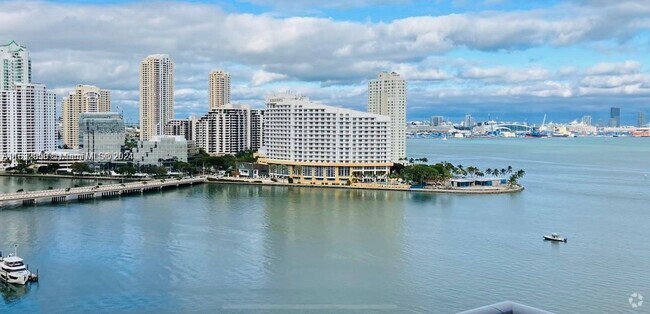 Building Photo - 1155 Brickell Bay Dr Unit 1708 Rental