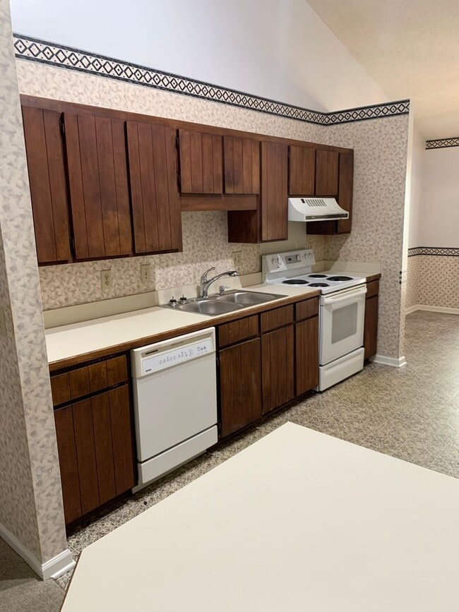 Photo - 128 Chesapeake Ct