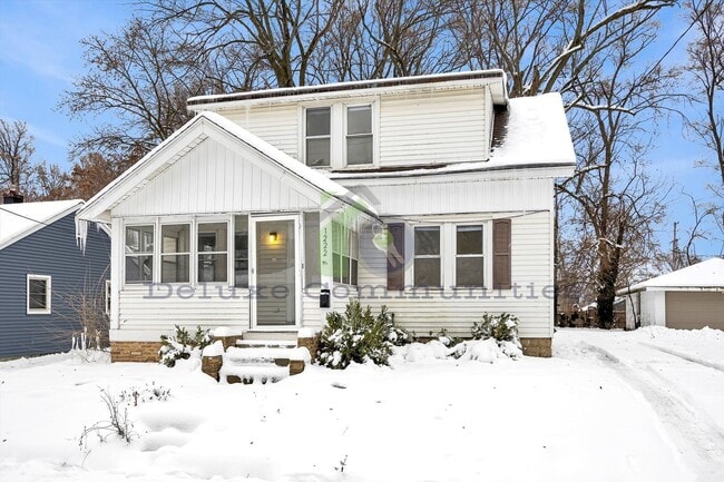 Photo - GORGEOUS 4 BEDROOM HOME!!! Available NOW- Month to month lease only!