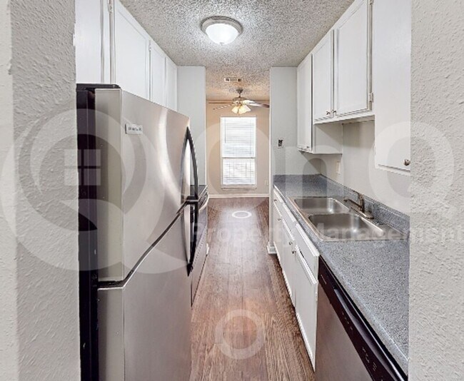 Photo - 4502 Gaston Ave Unit 215