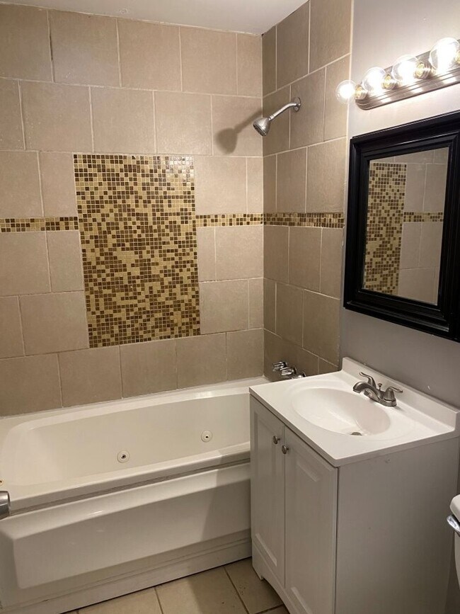 Lovely 3 bedroom home in KCMO! Rental House Rental in Kansas City, MO