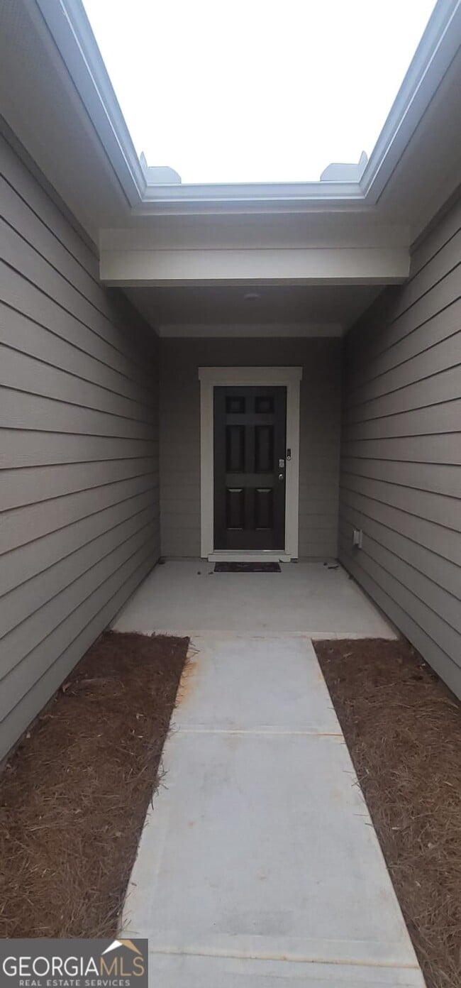 Photo - 214 Moreton Wy