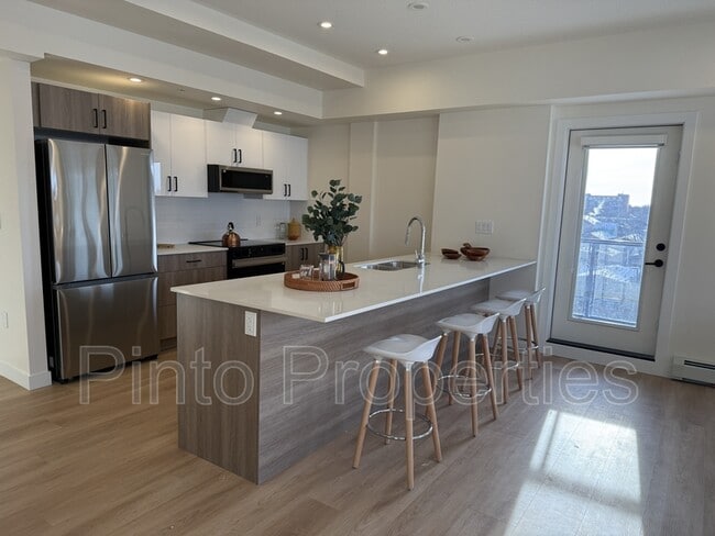 Photo - 8615-8108 108 St NW