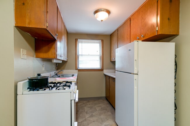 Photo - 1941 College Heights Road