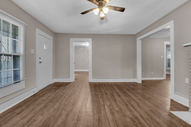 Photo - 481 Marianna St