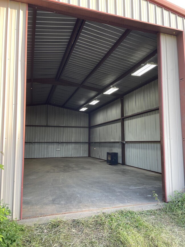 Photo - 2313 Vineyard Creek Rd Unit Shop