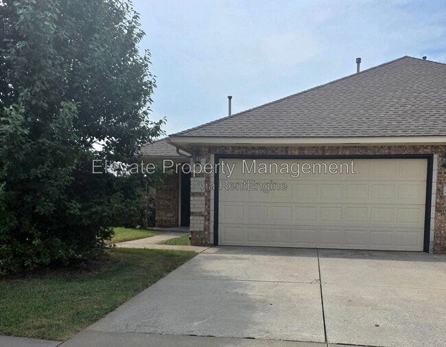 Building Photo - 804 SW 151st St Unit A